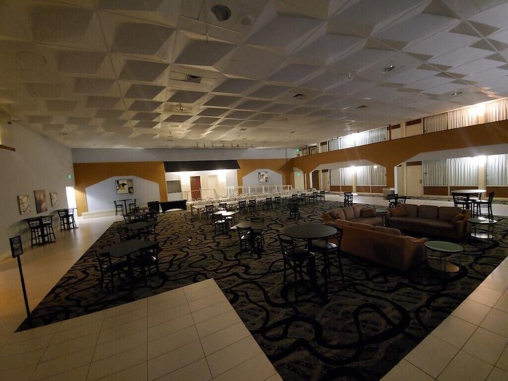 C3 Hotel And Convention Center Hastings Dış mekan fotoğraf